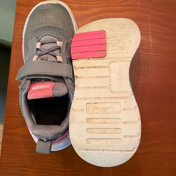 Girls Adidas Sneaker 1 - Picture 4 of 4